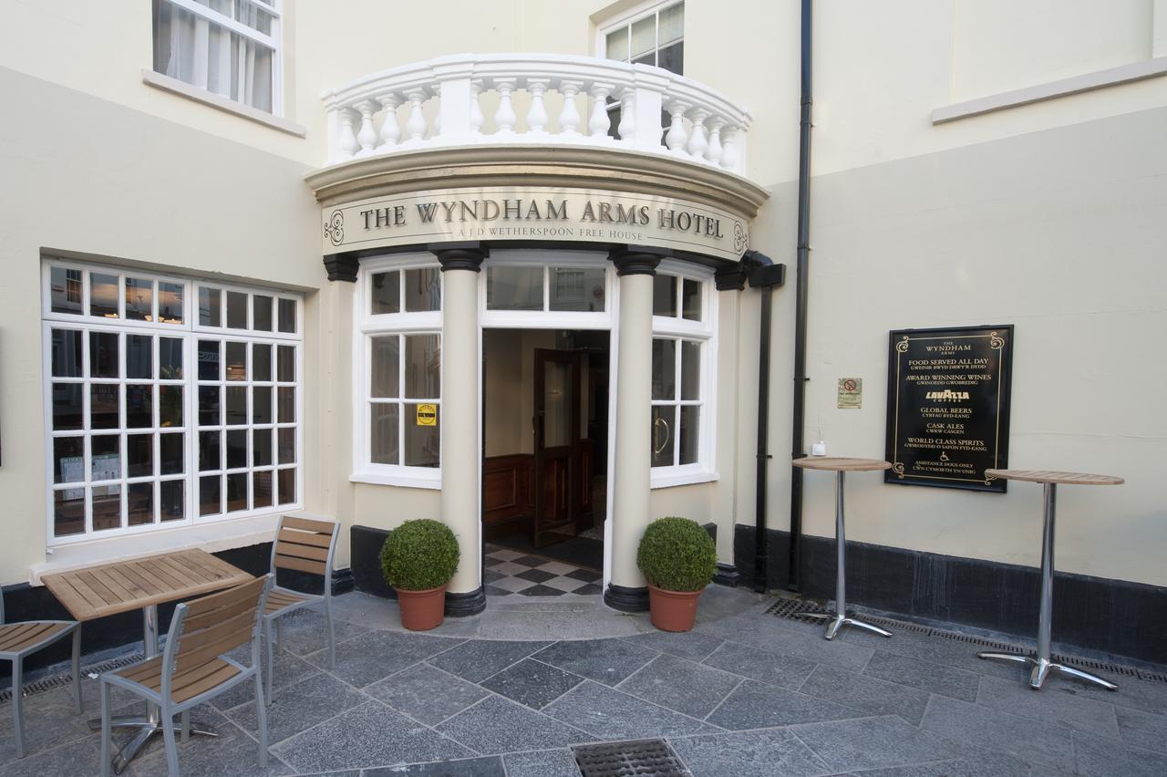 Hotel The Wyndham Arms-Wetherspoon Bridgend  Zewnętrze zdjęcie