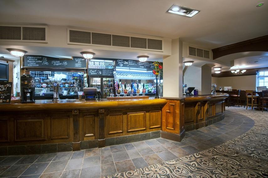 Hotel The Wyndham Arms-Wetherspoon Bridgend  Zewnętrze zdjęcie